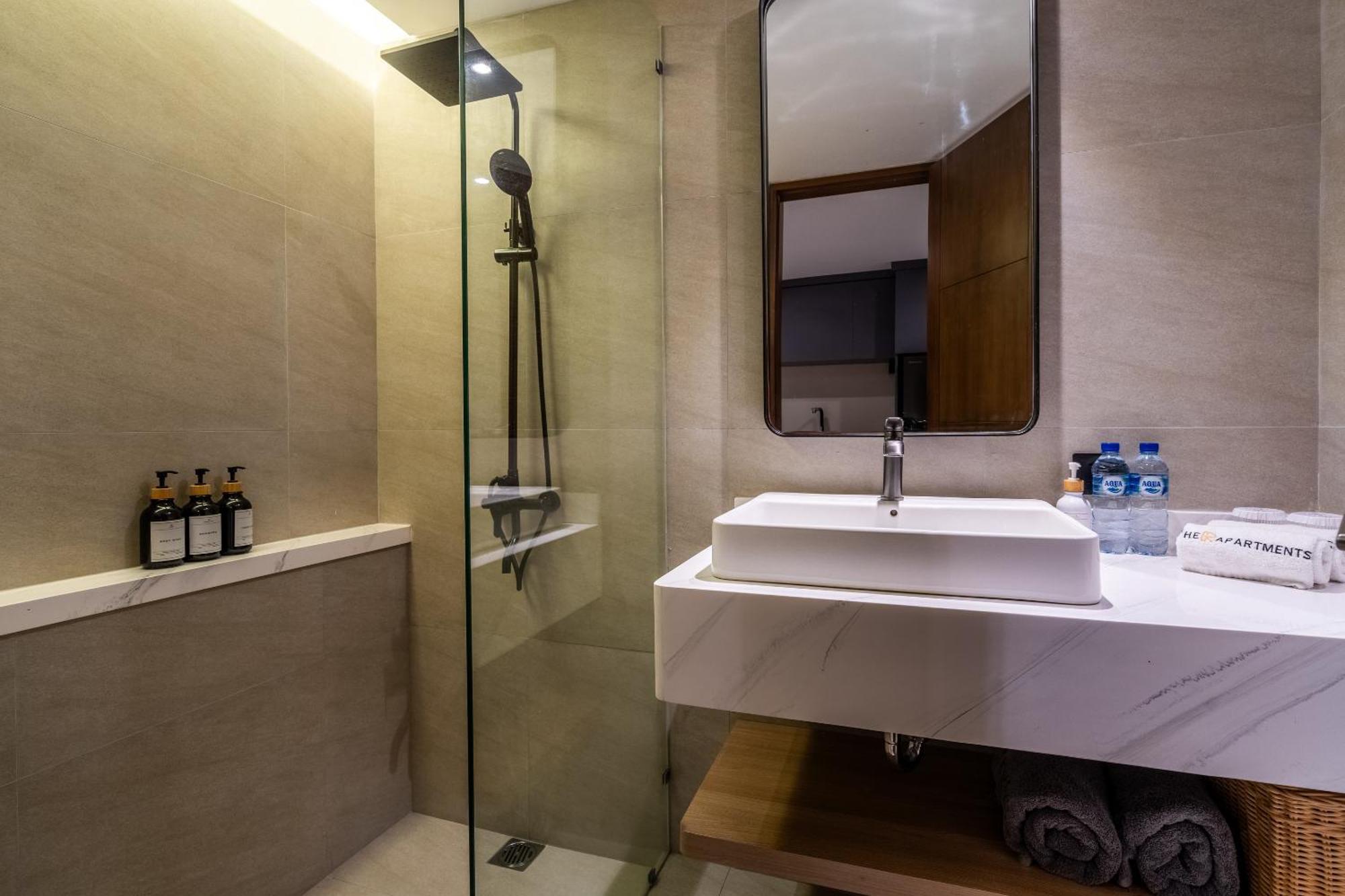 The R Apartments Pererenan Canggu  Bagian luar foto